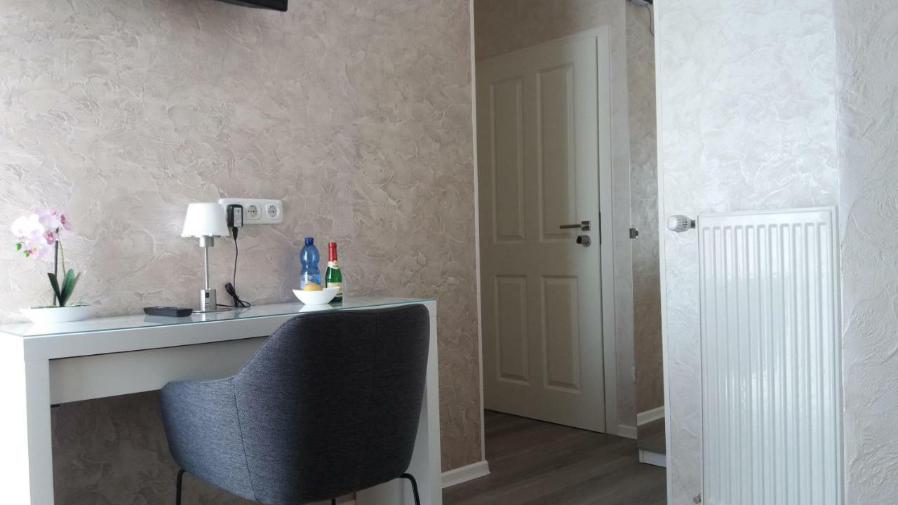 Hotel Mueller Residenz Zur S-Bahn Karlsfeld Esterno foto