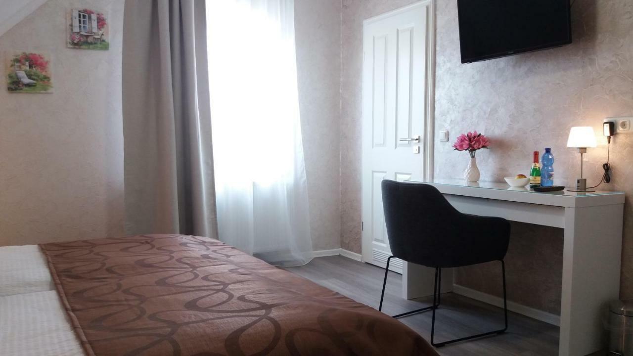 Hotel Mueller Residenz Zur S-Bahn Karlsfeld Esterno foto