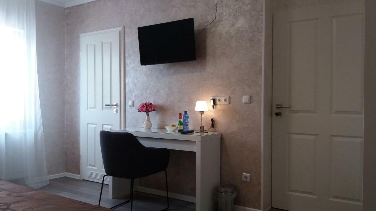 Hotel Mueller Residenz Zur S-Bahn Karlsfeld Esterno foto