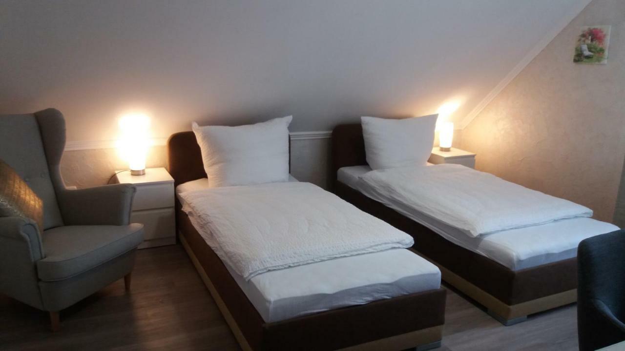 Hotel Mueller Residenz Zur S-Bahn Karlsfeld Esterno foto